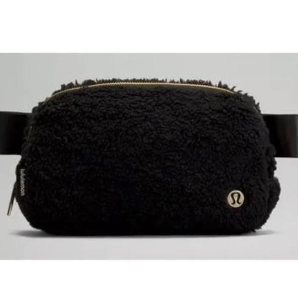 Lululemon belt bag, black, one size fits all